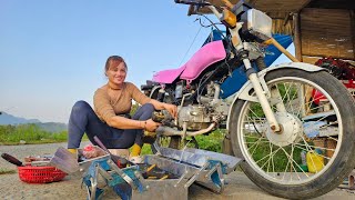 Genius girl repair and maintenance of old motorbikes into new cars.