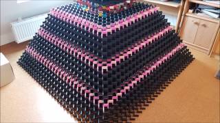 Biggest 3D domino pyramid fail ever - 31*31 - 19000 dominos