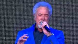 TOM JONES @ Lokeren 04 08 2015 sexbomb